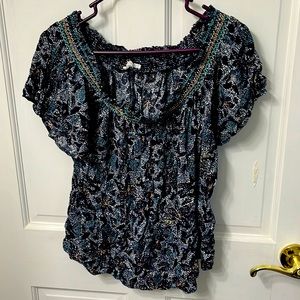 Maurices XL off shoulder. Super light, stretchy material.
